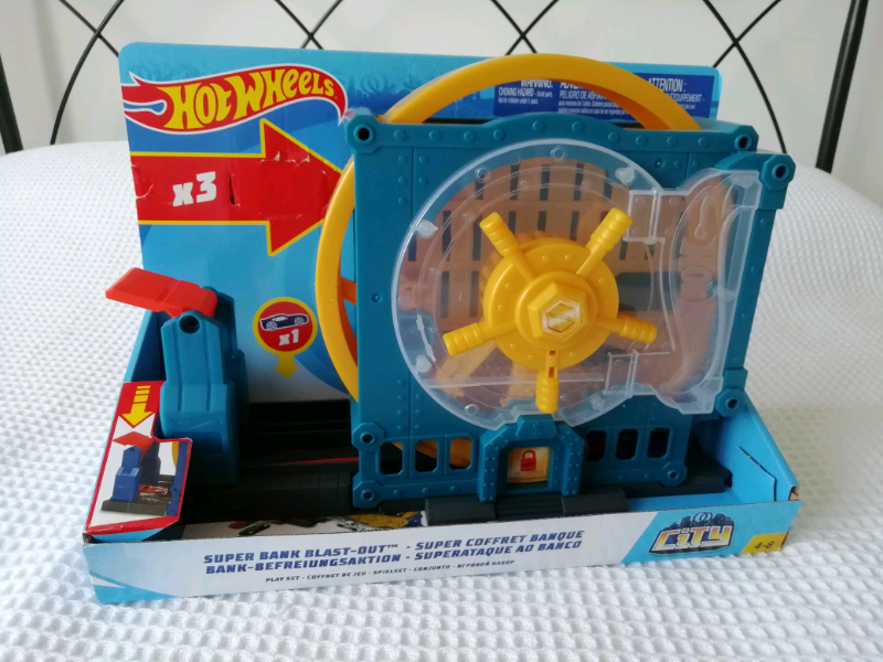 hot wheels super bank blast out